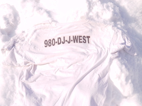 460>_3944571